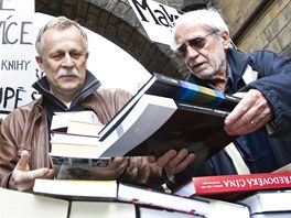 Demonstrace proti zven DPH na knihy. (5. kvtna 2011)