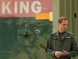 Britský princ William v leteckém výcvikovém středisku Shawbury (19. června 2009)