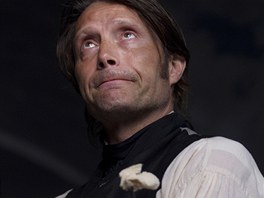 Z naten filmu Krlovsk zleitost - Mads Mikkelsen