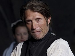 Z naten filmu Krlovsk zleitost - Mads Mikkelsen