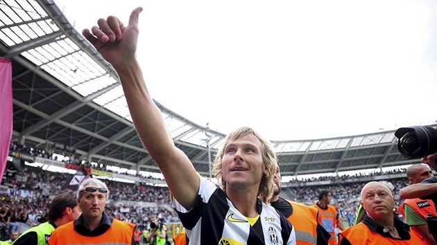 Pavel Nedv�d se lou�í s fanou�ky Juventusu Turín 31. 5. 2009