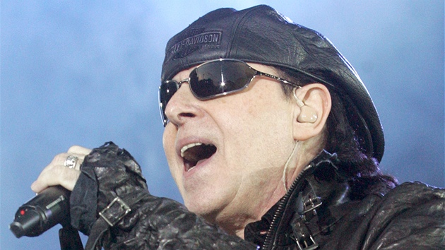 Koncert německé skupiny Scorpions na předvolebním mítinku ČSSD v Ostravě. (22. dubna 2010)