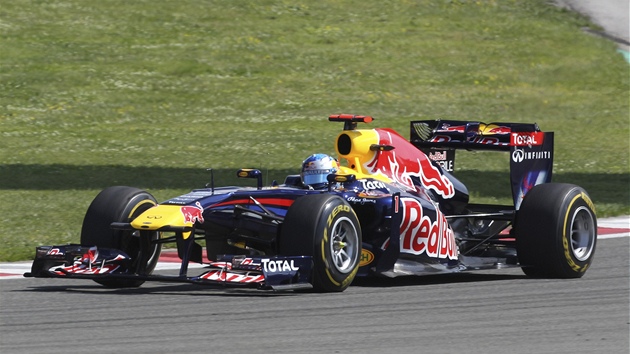 JEDE SI PRO TRIUMF. Sebastian Vettel ve Velk cen Turecka triumfoval.