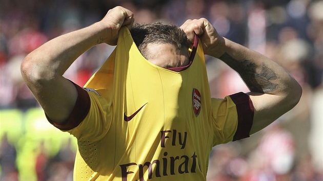 �E TO NENÍ PRAVDA. Jack Wilshere z Arsenalu nem��e uv��it, �e jeho tým prohrál.