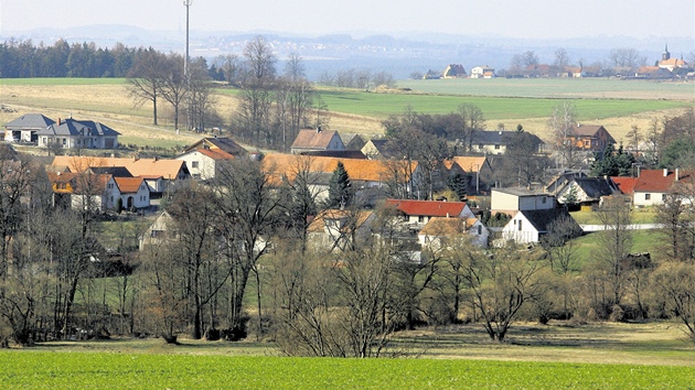 Sedleko u Sobslav. Vesnika, které se nebývale daí. 