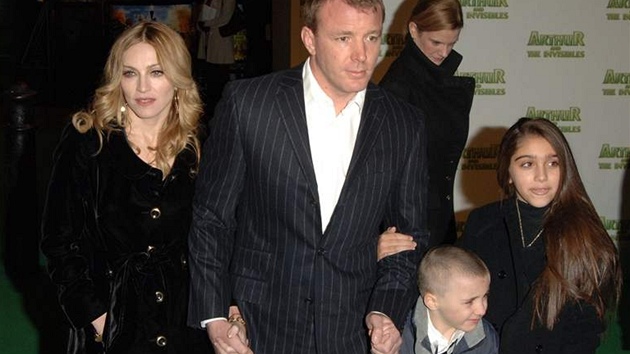 Madonna s rodinou v roce 2008
