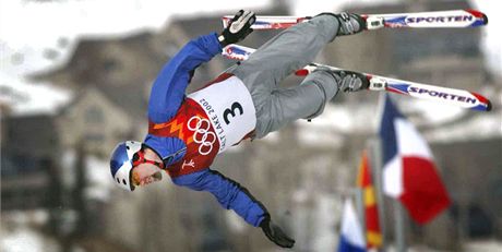 Olympijský vítz v akrobatickém lyování Ale Valenta pi ZOH v Salt Lake City....