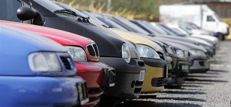 Ve Vsetín, Uherském Hraditi a Valaském Meziíí plánují letos nová parkovací místa. Ilustraní foto