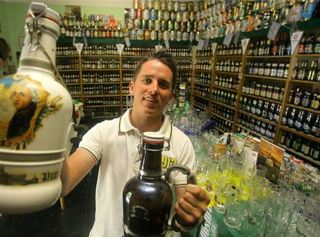 Tiadvacetiletý Jan Adamík vymyslel a poté i otevel malé muzeum piva v budov obecního úadu na návsi ve Slavoovicích na eskobudjovicku.