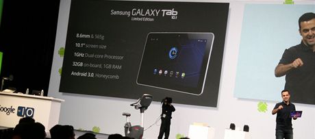 "Oprah moment", kdy Google oznamuje, e vichni astnci konference dostanou limitovanou edici Samsung Galaxy Tab 10.1