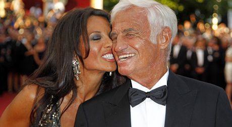Cannes 2011  - Jean Paul Belmondo s pítelkyní