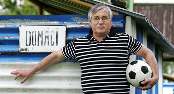 Vladimír Novák. Před časem vyměnil fotbalový míč za pálku na stolní tenis.