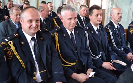 Sokolovští hasiči při udílení ocenění za "zásah roku" v Trojském zámku