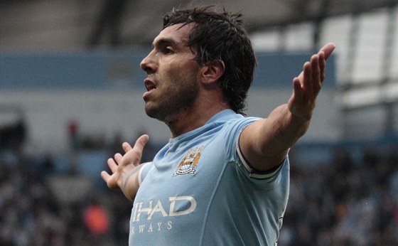 KDO M CHCE? Navzdory jeho chování v Manchesteru City je Carlos Tévez mezi svtovými velkokluby ádaný.