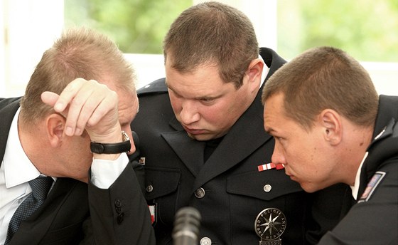 Obalované policisty Jana Kolstrunka a Jana Kaíka eskolipský soud nepotrestal.