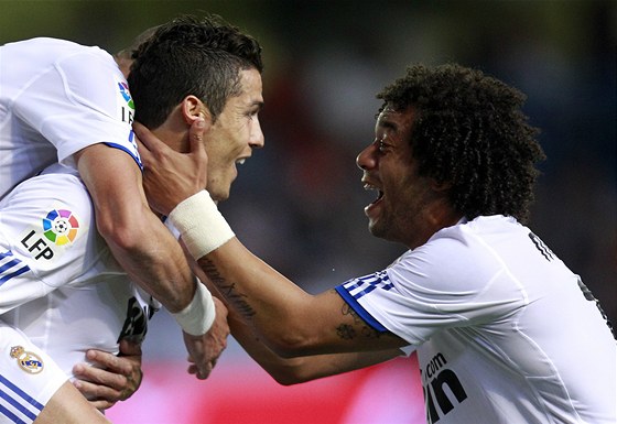 REKORDMAN. Cristiano Ronaldo z Realu Madrid (vlevo) nastílel bhem jediné sezony 38 gól, ím vyrovnal historický rekord panlské ligy.