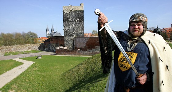 Milan "Drobek" Teřl ze skupiny historického šermu bude při oslavách v Chebu vystupovat jako Fridrich Barbarossa.