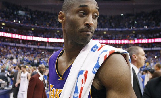 Kobemu Bryantovi a jeho Lakers práv skonila sezona v NBA.