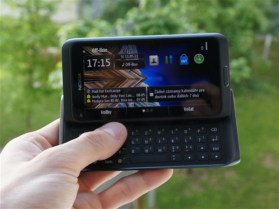 Nokia E7