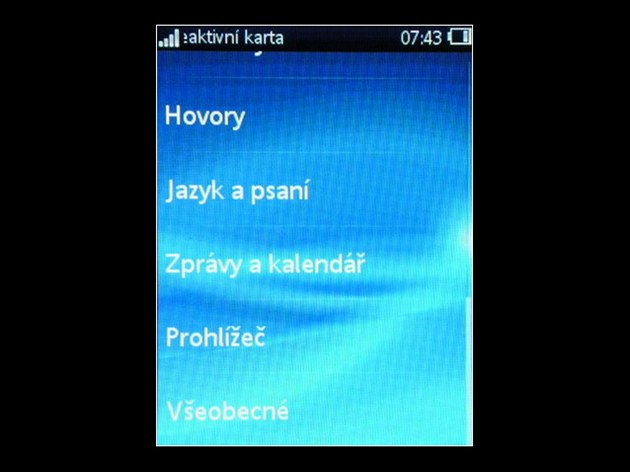 Jeden telefon a mnoho dalích barevných kombinací.