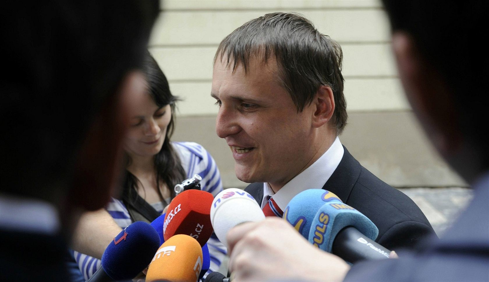 Nejvíc problém� má v sou�asnosti hlavn� nejmen�í vládní strana V�ci ve�ejné.