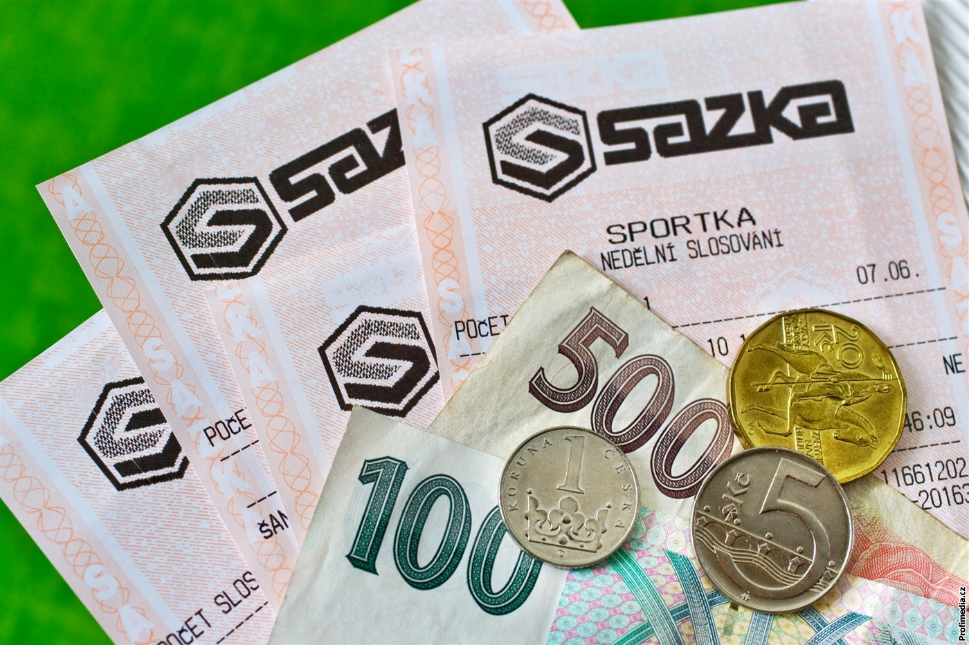 PADNE REKORDNÍ VÝHRA? V ned�li se ve Sportce losuje o více ne� 180 milion� korun.