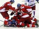 VALNÁ. HROMADA. etí hokejisté dali v zápase o bronz Rusku sedmý gól.