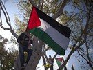 Palestinci si s vlajkami pipomnli vznik izraelského státu