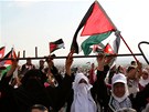 Palestintí uprchlíci v Jordánu nesou klí, symbolizující jejich právo na návrat