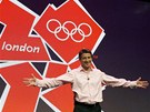 Bývalý atlet a nyní éf organizaního výboru Sebastian Coe pedstavuje logo her v Londýn 2012