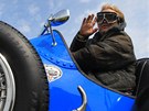 Martin Kindernay ve voze Bugatti pi Aviatickém dnu v Kunticích (14. kvtna...