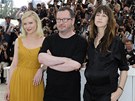 Cannes 2011 - Lars von Trier s herkami svého filmu Melancholia, K. Dunstovou (vlevo) a Ch. Gainsbougovou