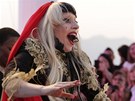 Lady Gaga pi svém vystoupení na filmovém festivalu v Cannes
