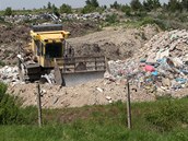 V roce 1994 vznikla v Petrvkch za vesnic skldka komunlnho odpadu. Ron vydl a 16 milion korun.