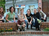 Jet foto z guerilla gardening v praskm Karln, na rozlouenou 