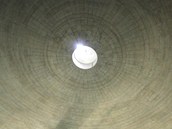 Pohled na strop ob ndre na pohonn hmoty u Loukova na Kromsku.