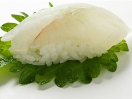 I takto lze servrovat sushi, na lstku perily.
