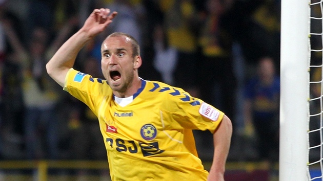 Jihlavský Petr Dolej se zlobí na rozhodího.