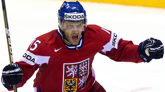 PROBUZENÝ ST�ELEC. Úto�ník Jan Marek se trefil poprvé v reprezenta�ní sezon� a� v zápase o bronz proti Rusku. O to v�t�í m�l radost.