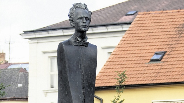 V červenci 2010 byl v parku v Jihlavě odhalen pomník skladatele Gustava Mahlera a do města přijel i prezident Klaus. 