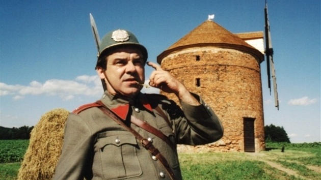Erik Pardus jako strážmistr Zahálka z Četnických humoresek.