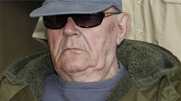 John Demjanjuk p�ijí�dí k mnichovskému soudu