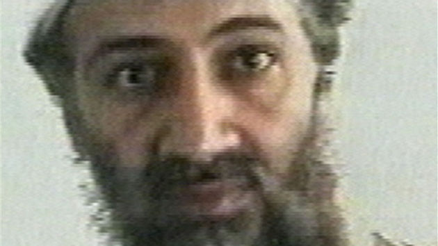 Šéf al-Káidy Usáma bin Ládin na archivním snímku z roku 2001