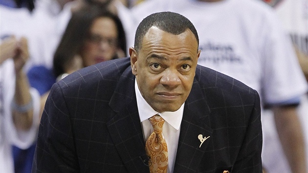 Lionel Hollins, kou Memphisu Grizzlies.