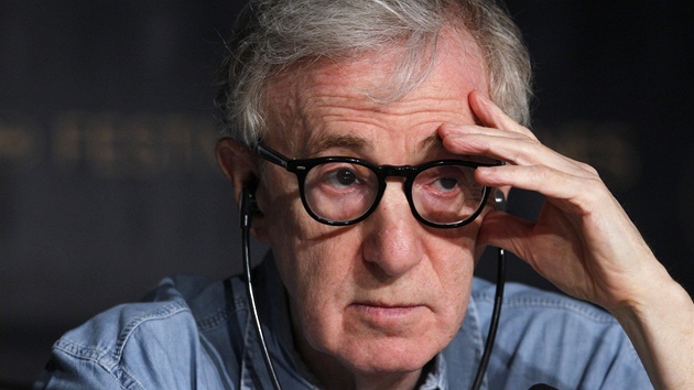 Cannes 2011 - zoufal Woody Allen na tiskov konferenci k filmu Plnoc v Pai