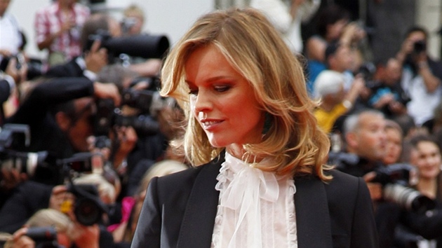 Eva Herzigová v Cannes