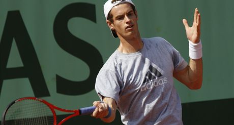 Andy Murray pi tréninku na Roland Garros