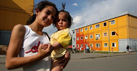 Romm, kteí ijí v kontejnerových domech na okraji Vsetína, hrozí kvli dluhm na nájemném vysthování.