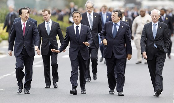 Pedstavitelé zemí G8 na summitu ve Francii. (27. kvtna 2011)