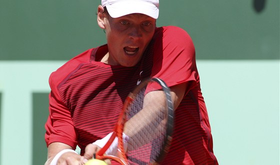 PEKVAPIVÝ KONEC. Tenista Tomá Berdych koní na Roland Garros u v 1. kole.